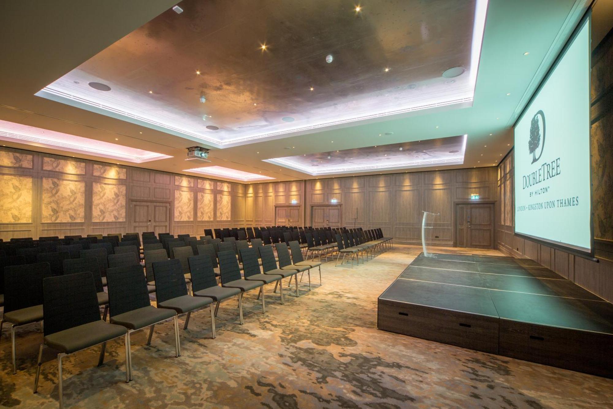 Hotel Doubletree By Hilton London Kingston Upon Thames Exterior foto